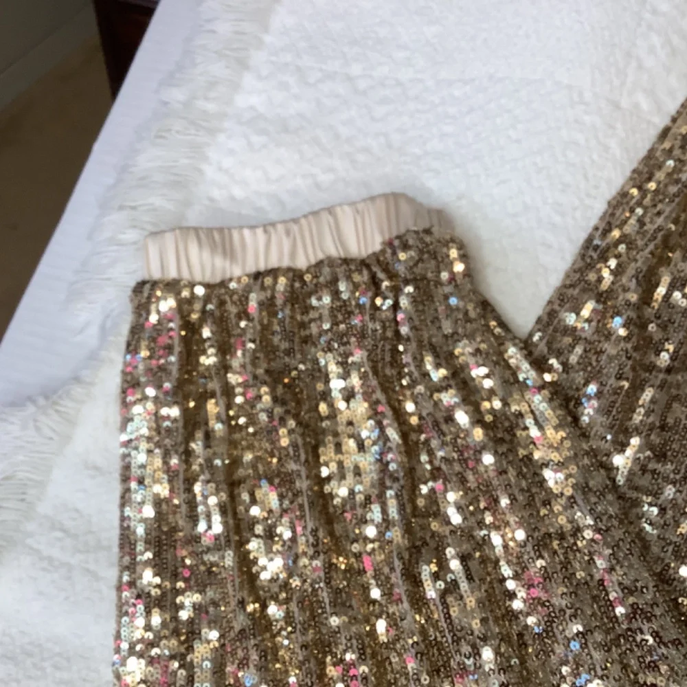 EUC ladies‎ Victoria’s Secret lined gold sequins joggers shiny sz. Xl